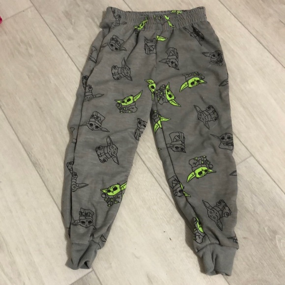 4T Star Wars , baby Yoda joggers / sweatpants pants - Picture 1 of 4